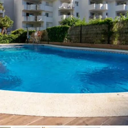 Family In With Garden And Shared Pool 60 M² Roses