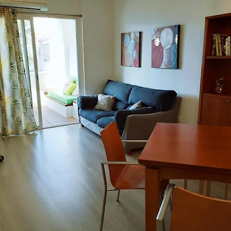 Apartment Family In With Garden And Shared Pool 60 M²